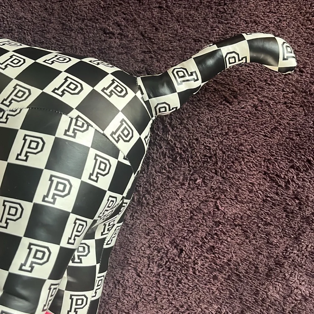 Victoria's 2018  Secret Pink Fashion Show Dog, checkered , "P" extra large - Picture 8 of 11